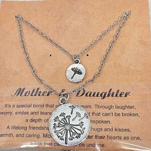 Mother & daughter necklaces set. NEW